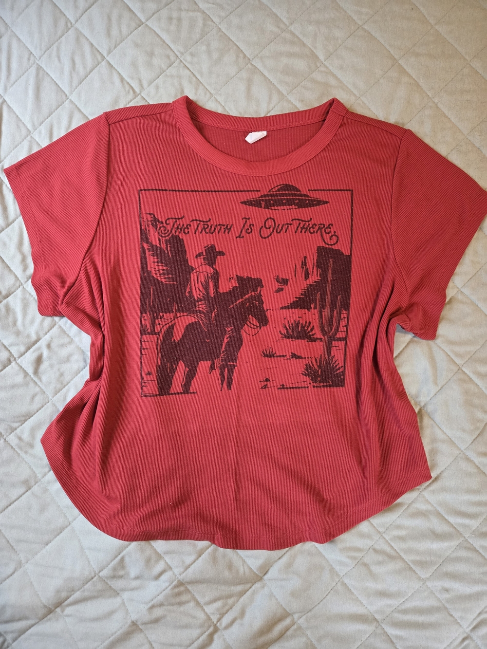 Ribbed Red Graphic Short Sleeve Tee - The Truth Is Out There